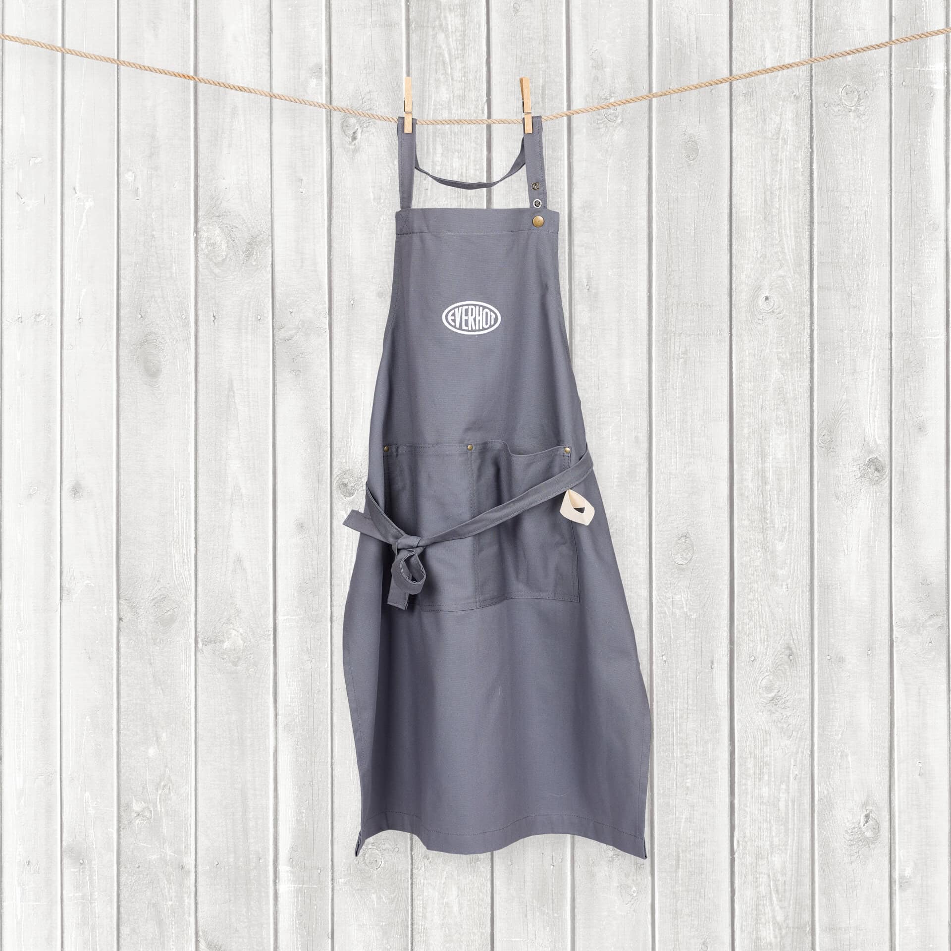 everhot embroidered apron grey - tongue and groove background