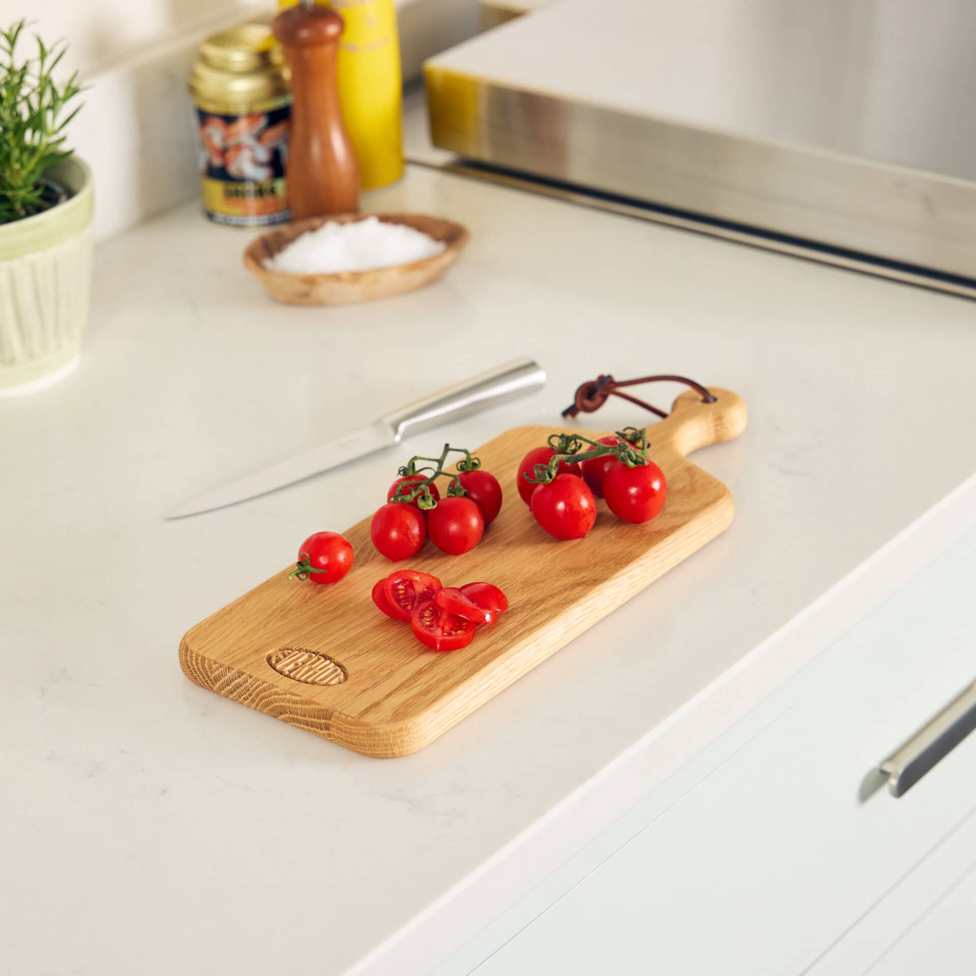 Small Everhot Oak Chopping Boards with tomatoes